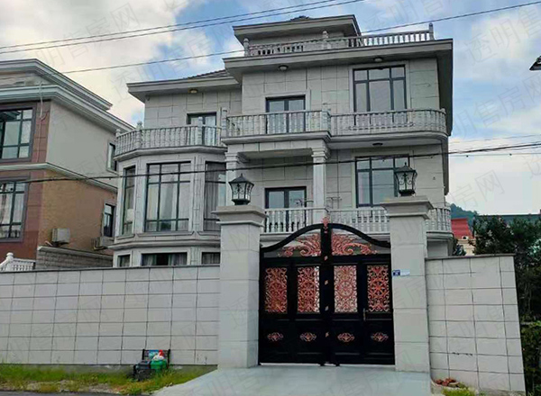 经过设计的自建房实景图