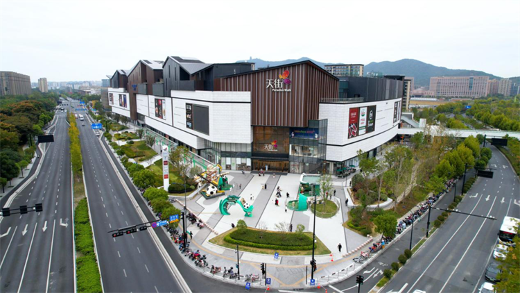 云锦城3公里半径内聚集了龙湖丁桥天街,山姆会员商店,丁兰广场,新城